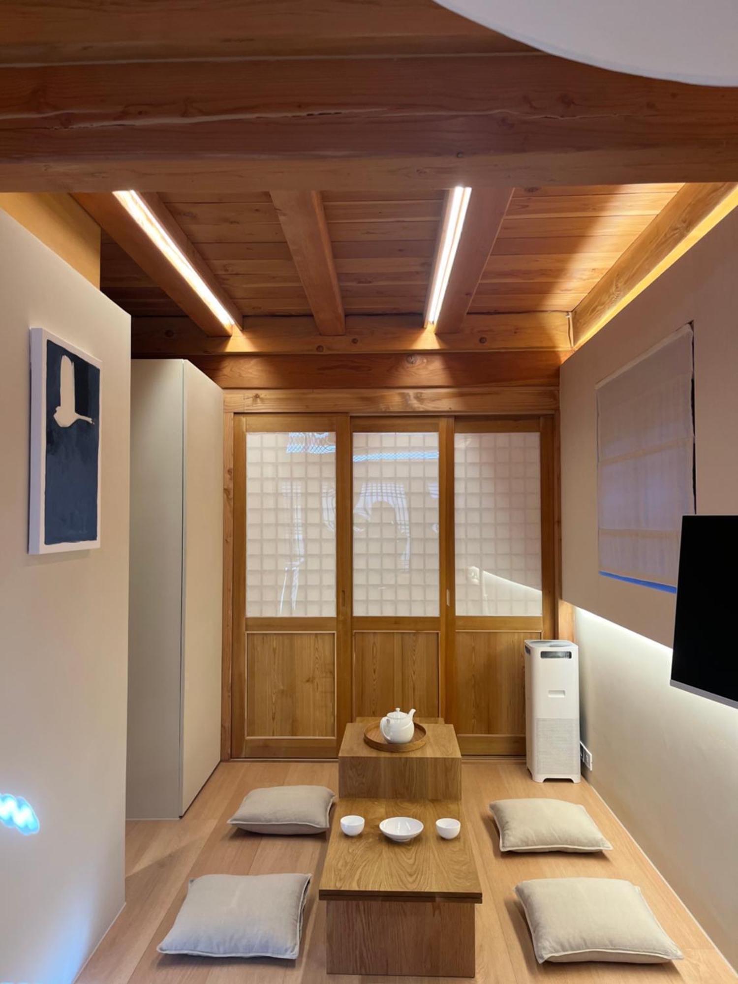 Bed & Breakfast The Korean Traditional Hanok In Downtown For Convenient Public Transportation - Ari