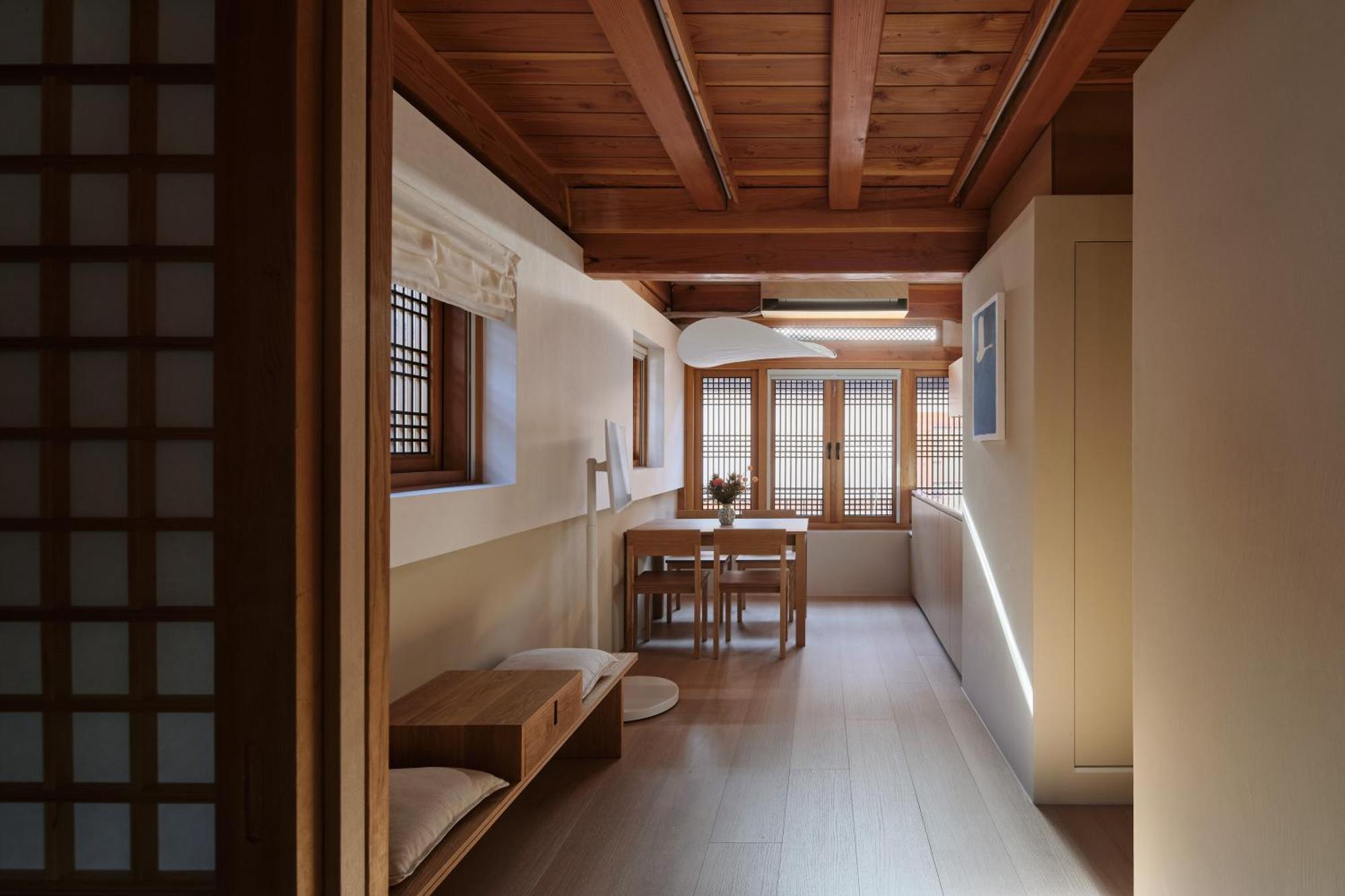 Bed & Breakfast The Korean Traditional Hanok In Downtown For Convenient Public Transportation - Ari *