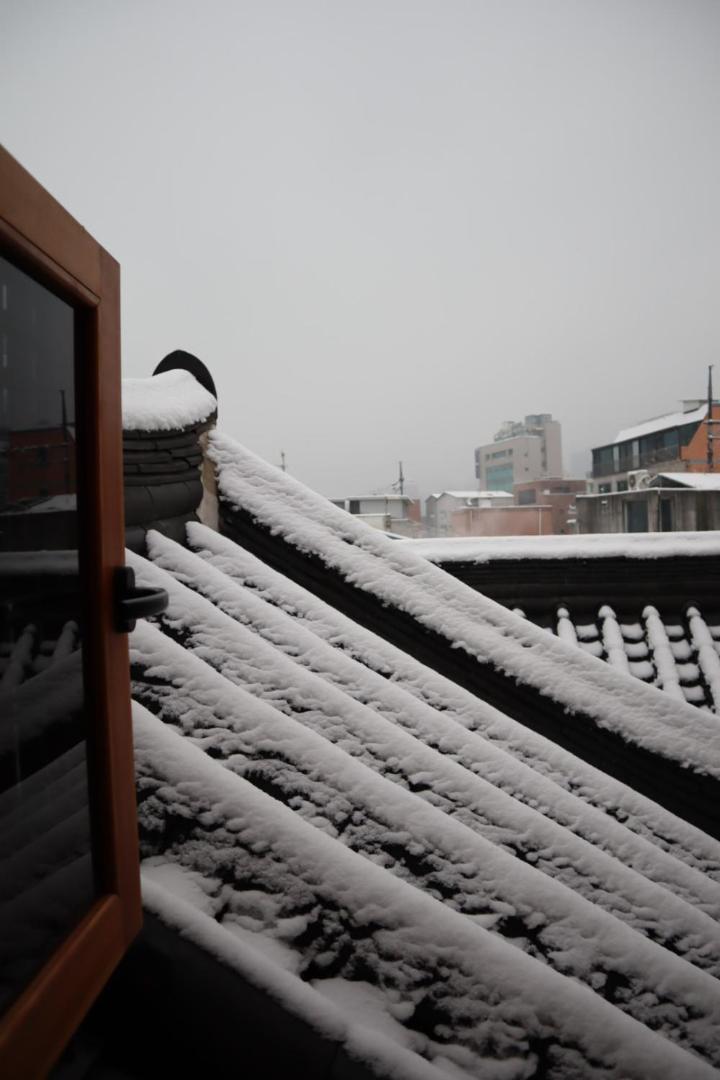 The Korean Traditional Hanok In Downtown For Convenient Public Transportation - Ari Bed & Breakfast *
